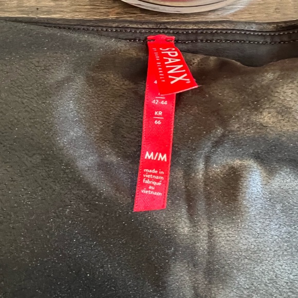 Spanx Leggings - Picture 2 of 7